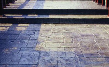 壓花地坪使用在哪些地方？壓花地坪有什么特點？